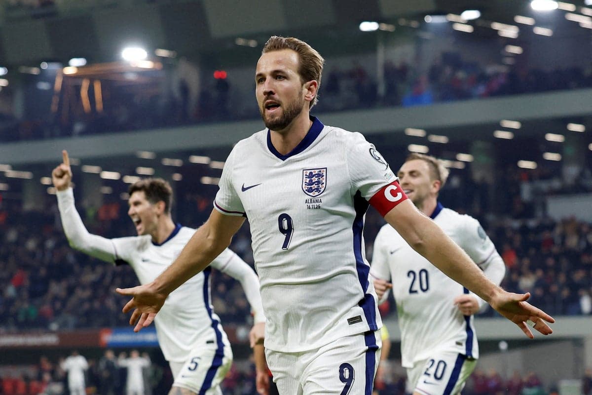 Thomas Tuchel stands on the touchline watching England's Harry Kane alongside a solitary Luka Modric of Croatia before their Group L opener at World Cup 2026.